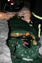 Potilas1 odottamassa kuljetusta.