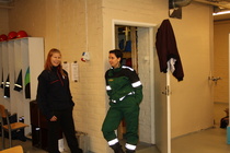 Irma ja Sari hoitivat ansiokkaasti hätäpuhelurastin.