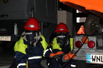 Etenemisharjoitus köysirataa pitkin sokkona.