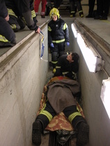 Harjoituksessa potilas on pudonnut kuvan rasvamonttuun.